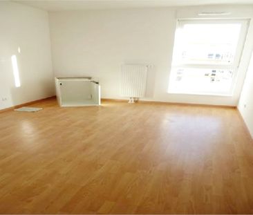 Location Appartement 3 pièces 73m² - Photo 2