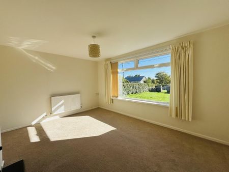 3 bedroom detached bungalow to rent - Photo 2