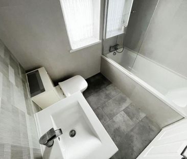 Coniston Road, Grangetown, Middlesbrough, North Yorkshire, TS6 7QH - Photo 6