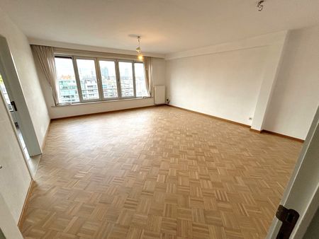 Ruim appartement met 2 slaapkamers te centrum Oostende! - Foto 5