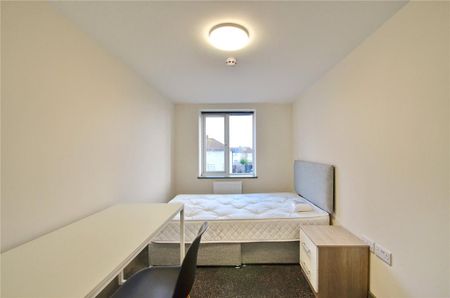 6 bedroom end of terrace house to rent - Photo 4