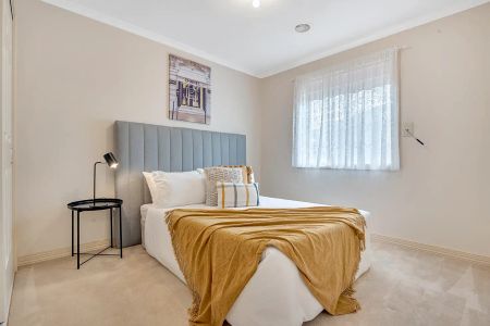 “Don't be the last to see this lovely property” - Photo 5