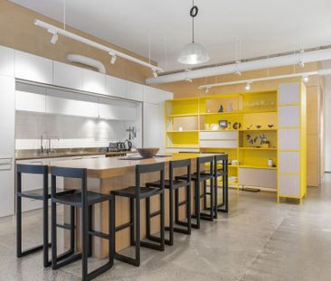 Brilliant location + NY feel - Photo 5