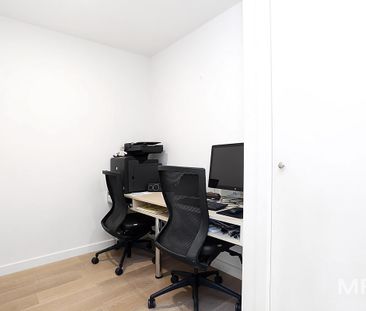 Stylish modern living in South Yarra - Photo 2