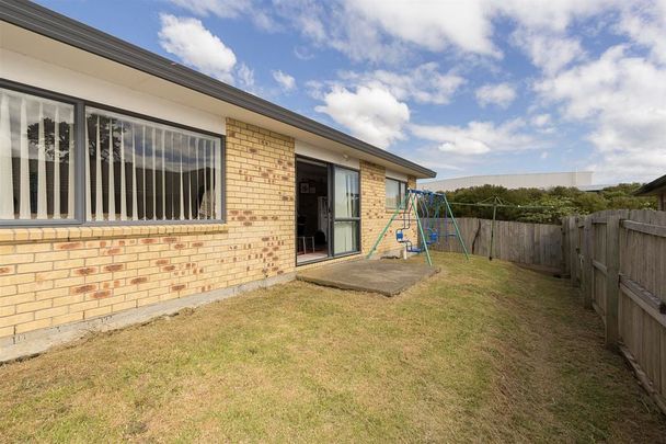 Charming 3BR Family Haven in Mangere - Photo 1