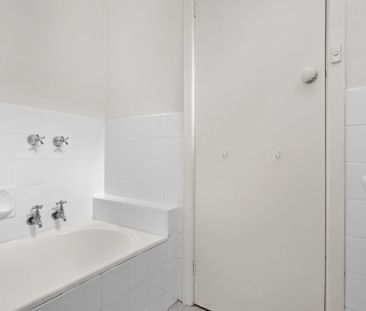 Stylish Apartment Close To Hawksburn And Toorak Villages - Photo 4