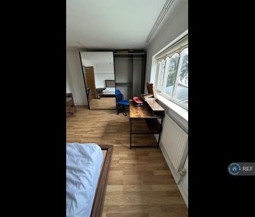 4 bedroom terraced house to rent - Photo 1