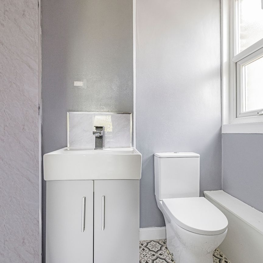 Room in a Shared House, Richmond Road, CR7 - Photo 1