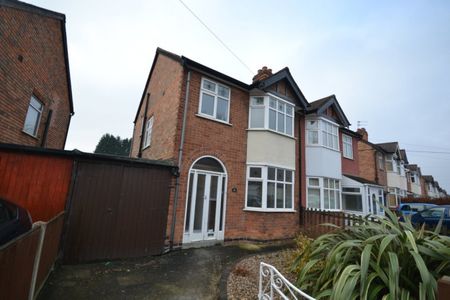 3 bed Semi-Detached House for Rent - Photo 5