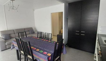 Appartement 3 pièces 59m2 REIMS 750 euros - Photo 2