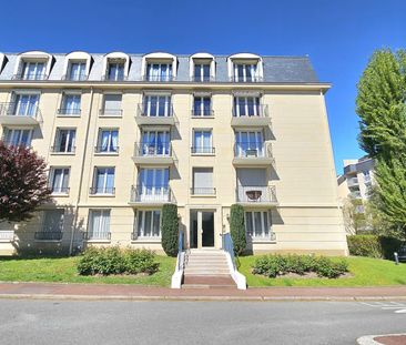 Location Appartement 4 pièces 90m² VERSAILLES 78000 - Photo 2