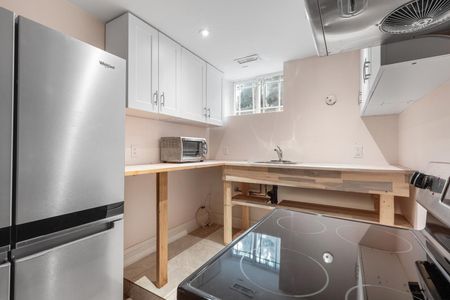 For Lease - 2106 Lawrence Avenue Unit# Bsmt, Toronto, Ontario - Photo 3