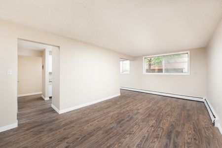 Shaughnessy Manor - Photo 3