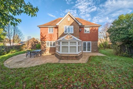 4 bedroom detached house to rent - Photo 3