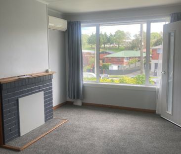 Compact 1-bedroom unit - Photo 2