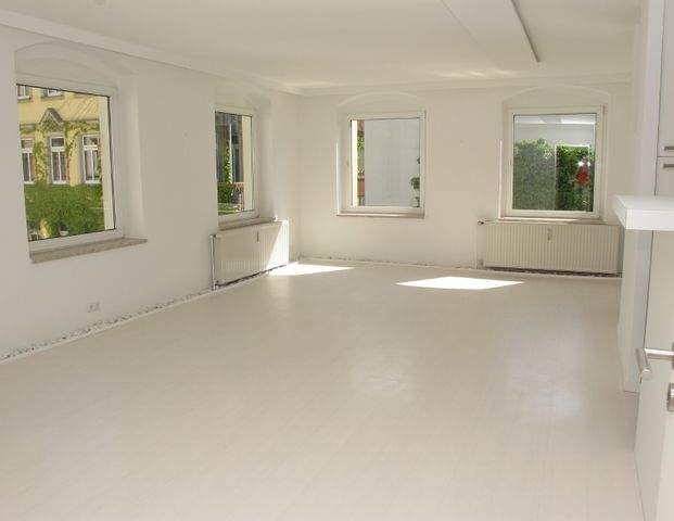 Helle Räume im Hinterhaus mit Einbauküche - Photo 1