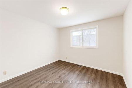 For Lease - 15 Union Street, Belleville, Ontario - Photo 3