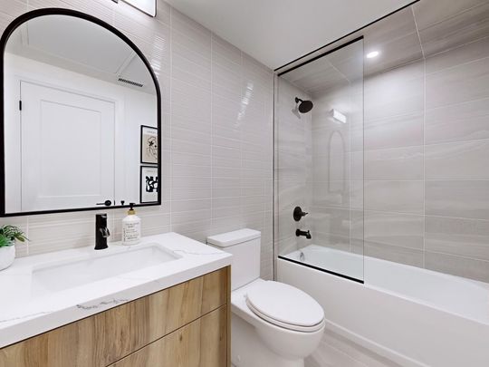 For Lease - 49 Charles Street Unit# 204, Newmarket, Ontario - Photo 1