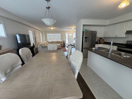 For Lease - 929 Broadway Boulevard, Peterborough, Ontario - Photo 5