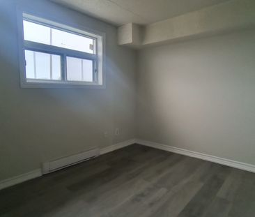 For Lease - 560 Bloor Street Unit# 109, Oshawa, Ontario - Photo 1