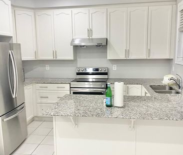 For Lease - 5 Rockman Crescent, Brampton, Ontario - Photo 2