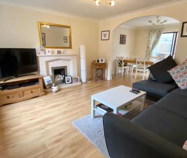 Pershore Close, Locks Heath - Photo 1