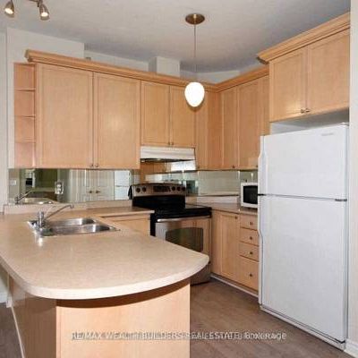 Modern feel heart of yonge street 700+sqft! - Photo 4