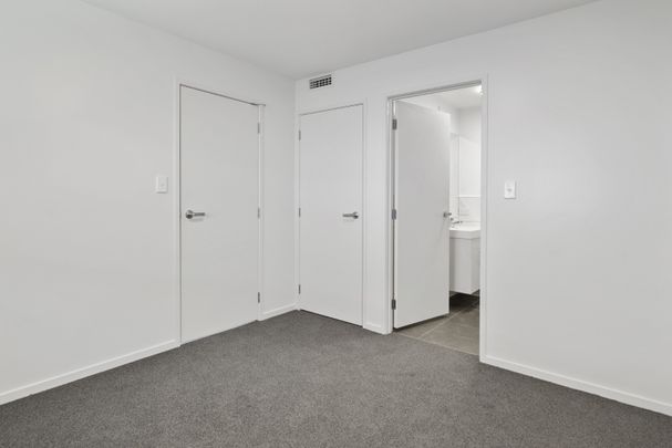 Make yourself at Home – 4045 Great North Road - Photo 1