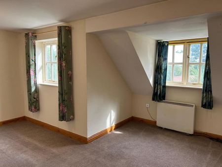3 bedroom mews to rent - Photo 2