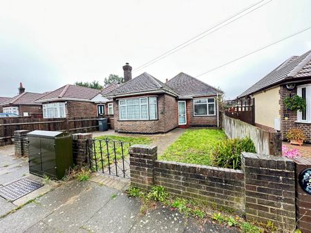 3 bedroom detached bungalow to rent - Photo 4
