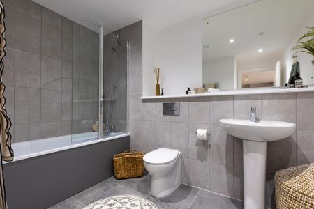 2 bedroom flat to rent - Photo 2