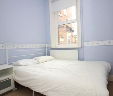 2 bedroom Flat to rent in Sandringham Road, South Gosforth, Newcast... - Photo 4