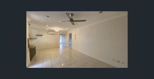 Family Comfort in a Peaceful Calamvale Pocket—Spacious Home - Photo 1