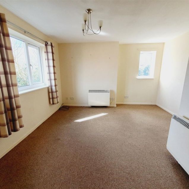 2 Bedroom Flat to Rent in Haweswater Road, Kettering, Northants, NN16 - Photo 1