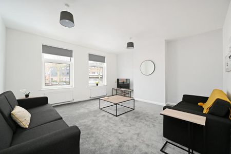 3 bedroom flat to rent - Photo 2