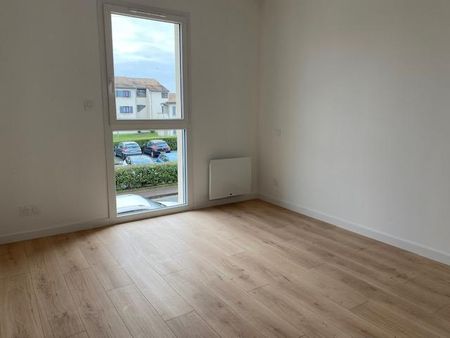 Location Maison 8 pièces 170m² VILLENAVE D ORNON 33140 - Photo 4