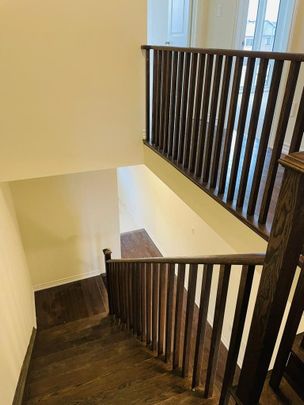 For Lease - 20 Donald Ficht Crescent Unit# MAIN & 2ND, Brampton, Ontario - Photo 1