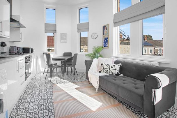 3 bedroom flat to rent - Photo 1