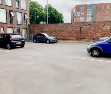 Deluxe Skylight En-suite - Photo 6