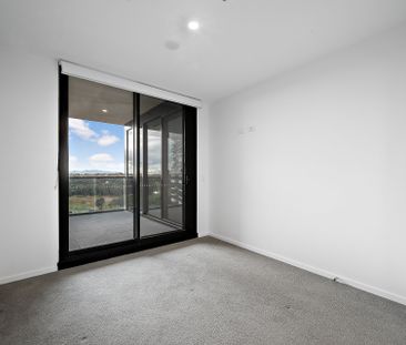 Modern Apartment in a fantastic location - Photo 2