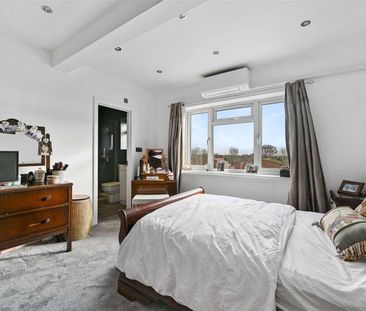 A large and spacious four bedroom detached family home on a sought ... - Photo 6
