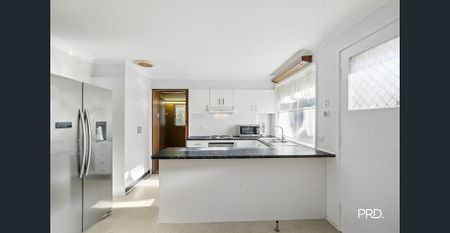 Perfect Family Home – 3 Bedrooms with Peaceful Bushland Setting - Photo 4