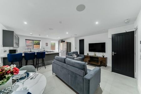 6 bedroom house to rent - Photo 2