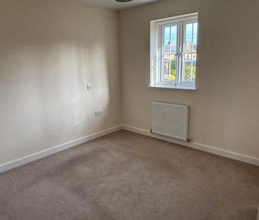 3 bedroom end of terrace house to rent - Photo 5