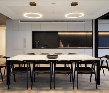 Courtyard Apartment! - Photo 3