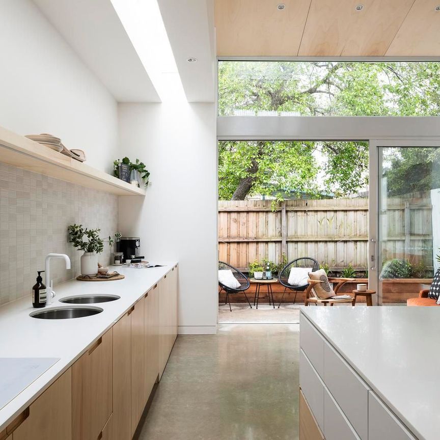 MAGNIFICENT ARCHITECTURALLY DESIGNED HOME - Photo 1