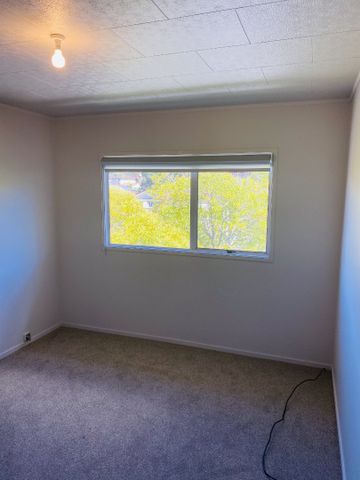 Property Management46 Trias Road, Sunnynook - House for Rent - Photo 2