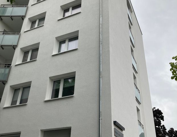 1-Zimmer-Wohnung mit Balkon, Aufzug und Keller in Frankfurt-Sachsenhausen - Foto 1