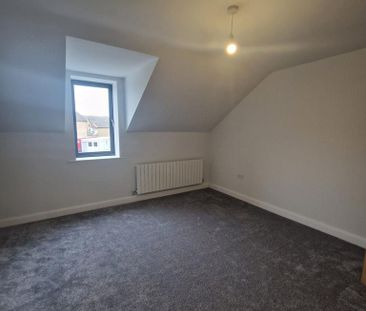 4 bedroom terraced house to rent - Photo 2