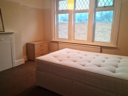 Very Large 6 Bed Student Property - Photo 4